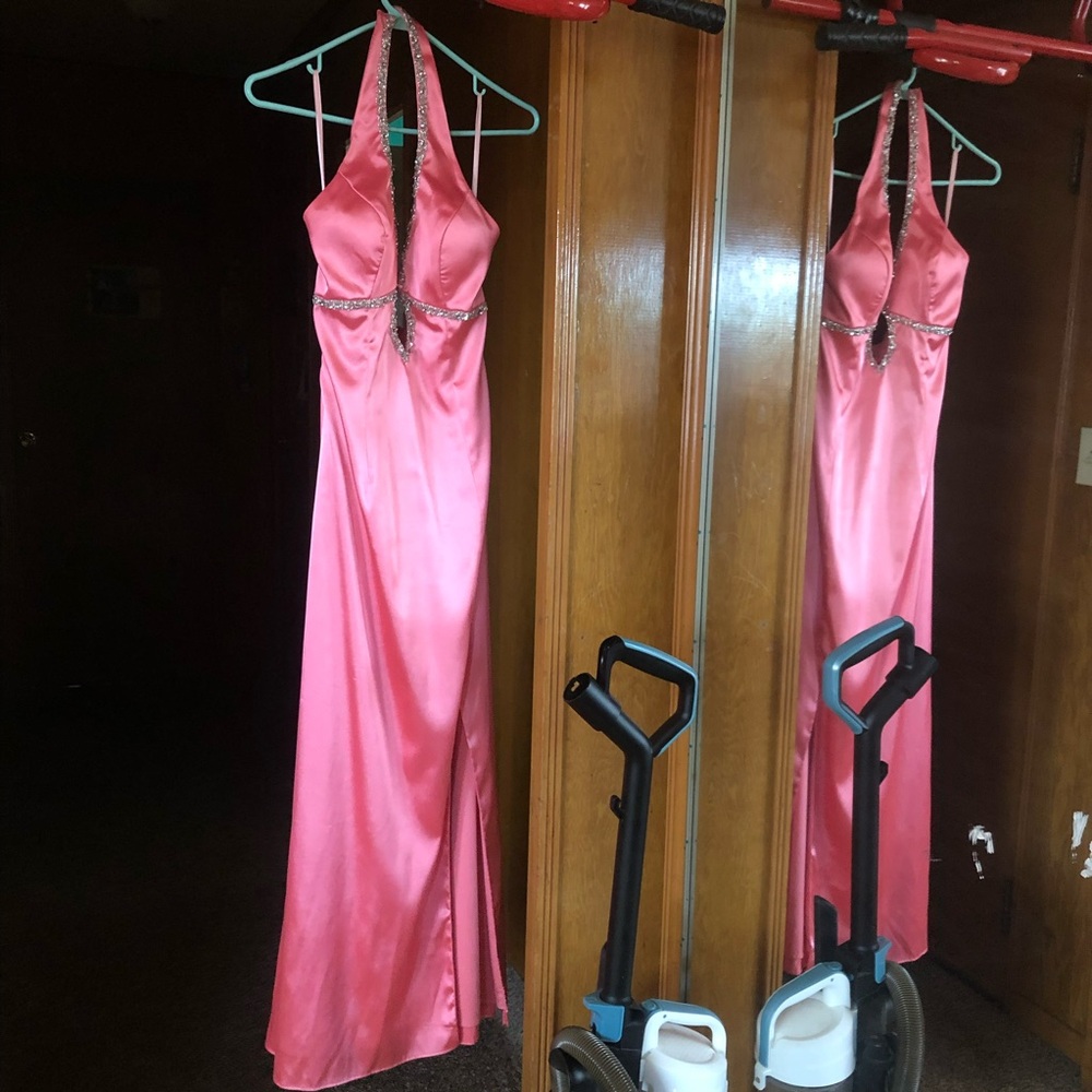 Cache Pink Halter Sleeveless Prom Gown